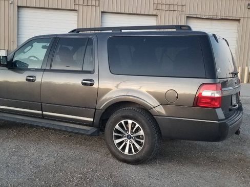 Used 2017 Ford Expedition EL XLT w/ Equipment Group 202A AWD/4WD image 3