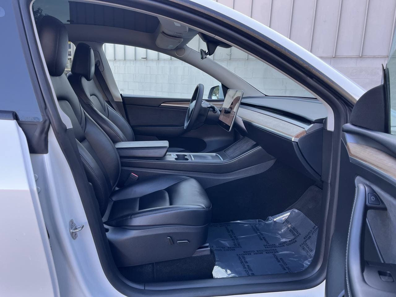 Used 2024 Tesla Model Y Long Range AWD/4WD image 20
