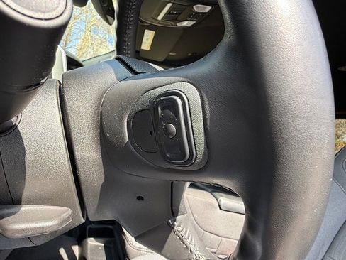 Used 2021 RAM 1500 Big Horn image 14