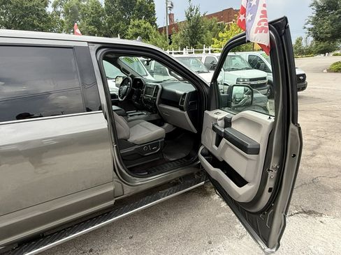Used 2018 Ford F150 XLT w/ Equipment Group 302A Luxury AWD/4WD image 13