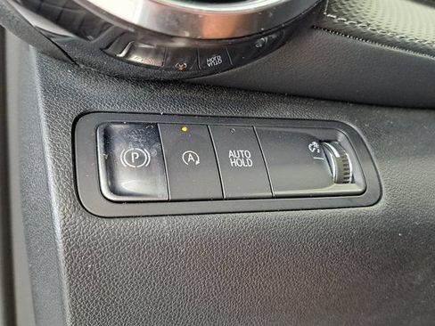 Used 2025 Chevrolet Equinox LT FWD image 13
