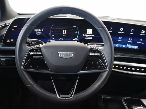 Used 2024 Cadillac Lyriq Tech RWD image 9