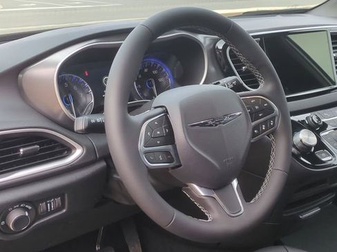 New 2026 Chrysler Voyager LX image 31