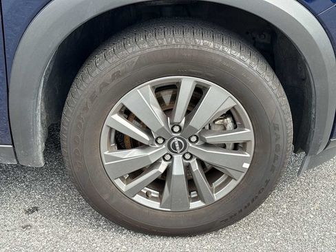 Used 2025 Nissan Pathfinder SV FWD image 30