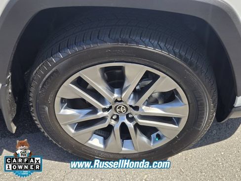 Used 2025 Toyota RAV4 XLE Premium FWD image 15