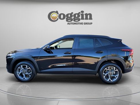 New 2026 Chevrolet Trax LT w/ Driver Confidence Package image 2