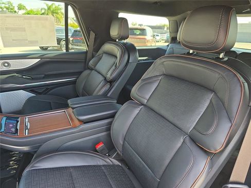 New 2026 Lincoln Navigator Black Label AWD/4WD image 14