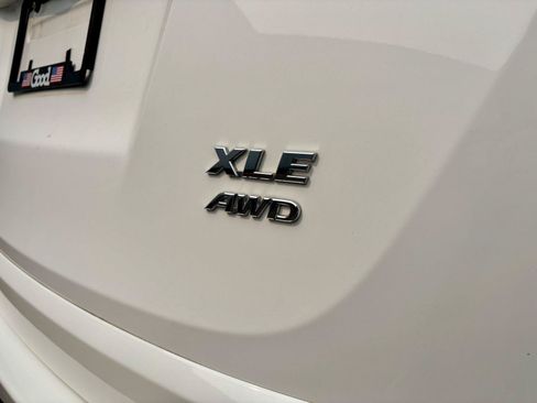Used 2016 Toyota RAV4 XLE AWD/4WD image 32