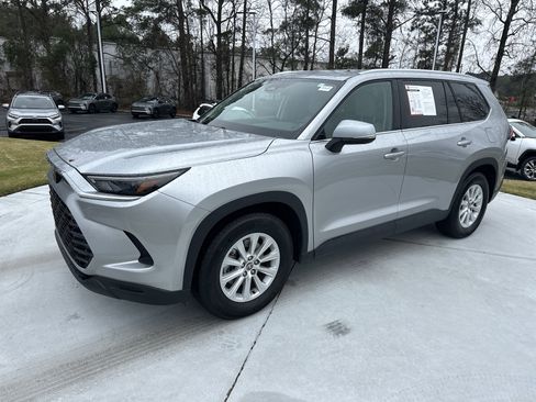 Certified 2025 Toyota Grand Highlander FWD image 5