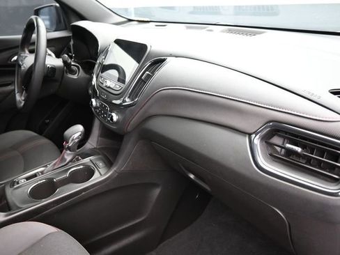 Used 2022 Chevrolet Equinox RS w/ Infotainment Package image 45
