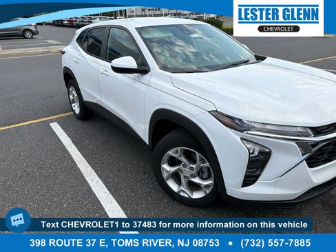 Certified 2024 Chevrolet Trax LS w/ LS Convenience Package FWD image 1