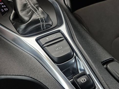 Certified 2020 Chevrolet Camaro LT RWD image 16