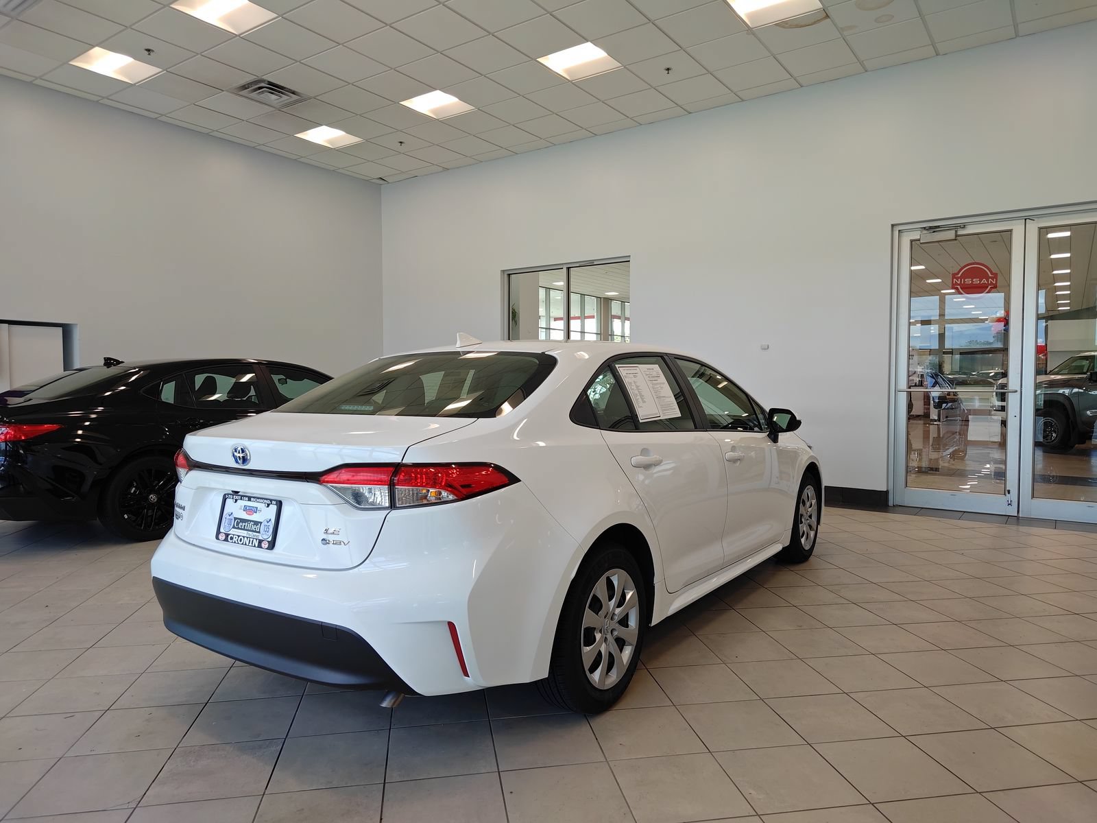 Used 2025 Toyota Corolla LE FWD image 3