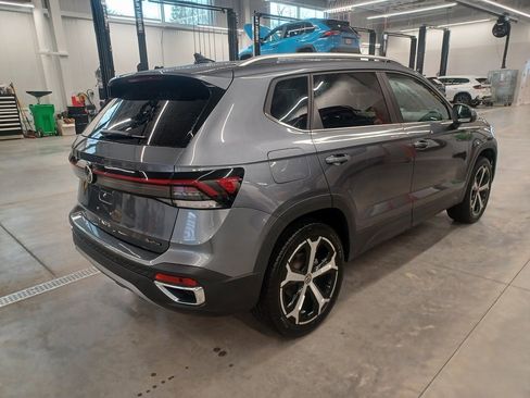 Used 2025 Volkswagen Taos SEL image 7