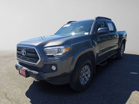 Certified 2017 Toyota Tacoma SR5 w/ Tow Package AWD/4WD image 7