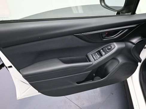 Used 2023 Subaru Crosstrek 2.0i image 9