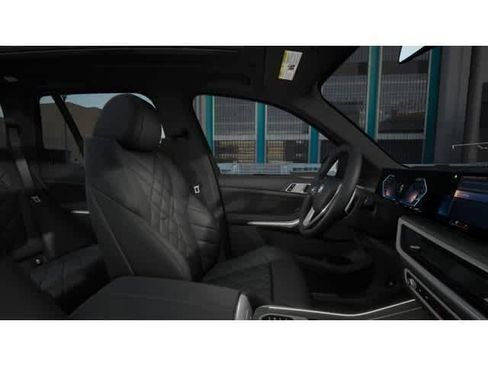 Used 2026 BMW X5 sDrive40i image 9