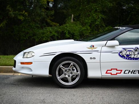 Used 2000 Chevrolet Camaro Z28 w/ SS Performance/Appearance Pkg image 37