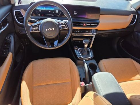 Used 2024 Kia Seltos EX FWD image 12