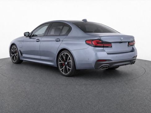Used 2022 BMW 530e w/ Executive Package RWD image 5