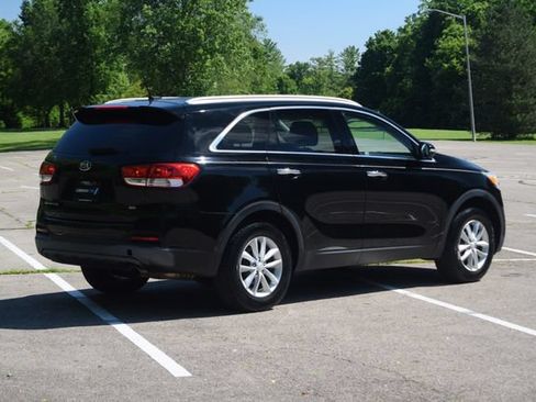 Used 2017 Kia Sorento FWD image 24