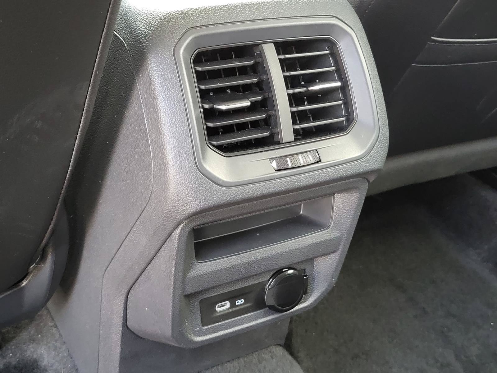 Used 2024 Volkswagen Tiguan SE FWD image 20