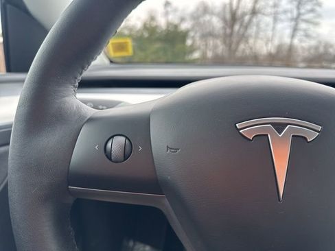 Used 2023 Tesla Model Y Long Range image 23