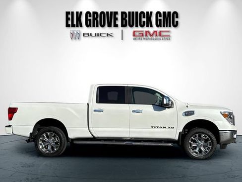 Used 2018 Nissan Titan SL w/ Chrome Package AWD/4WD image 3