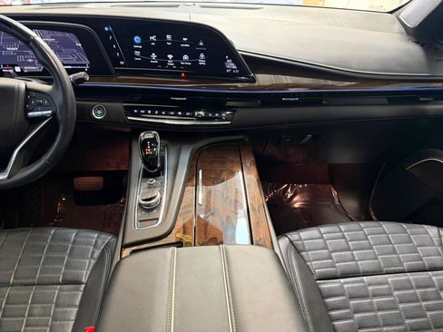 Used 2023 Cadillac Escalade ESV Sport Platinum RWD image 40