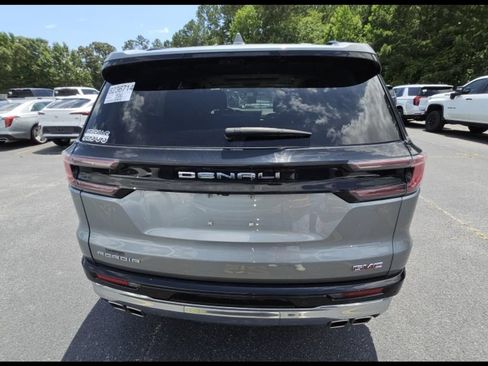 Used 2024 GMC Acadia Denali w/ Super Cruise Package FWD image 8
