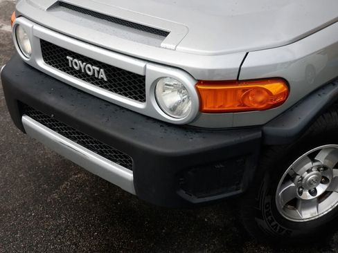 Used 2010 Toyota FJ Cruiser 4WD image 23