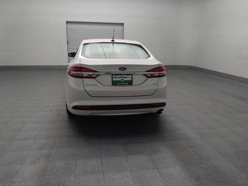 Used 2018 Ford Fusion SE FWD image 6