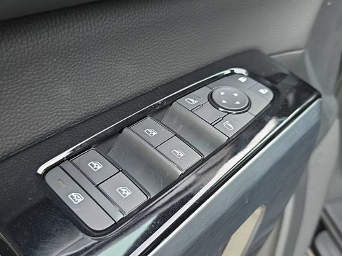 New 2026 Nissan Pathfinder SL FWD image 21