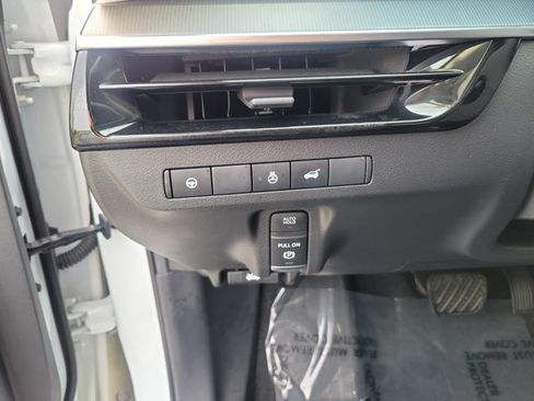 Used 2025 Nissan Murano SL AWD/4WD image 22