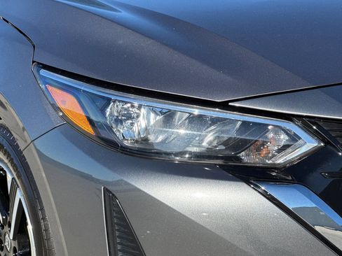 Used 2024 Nissan Sentra SV image 9