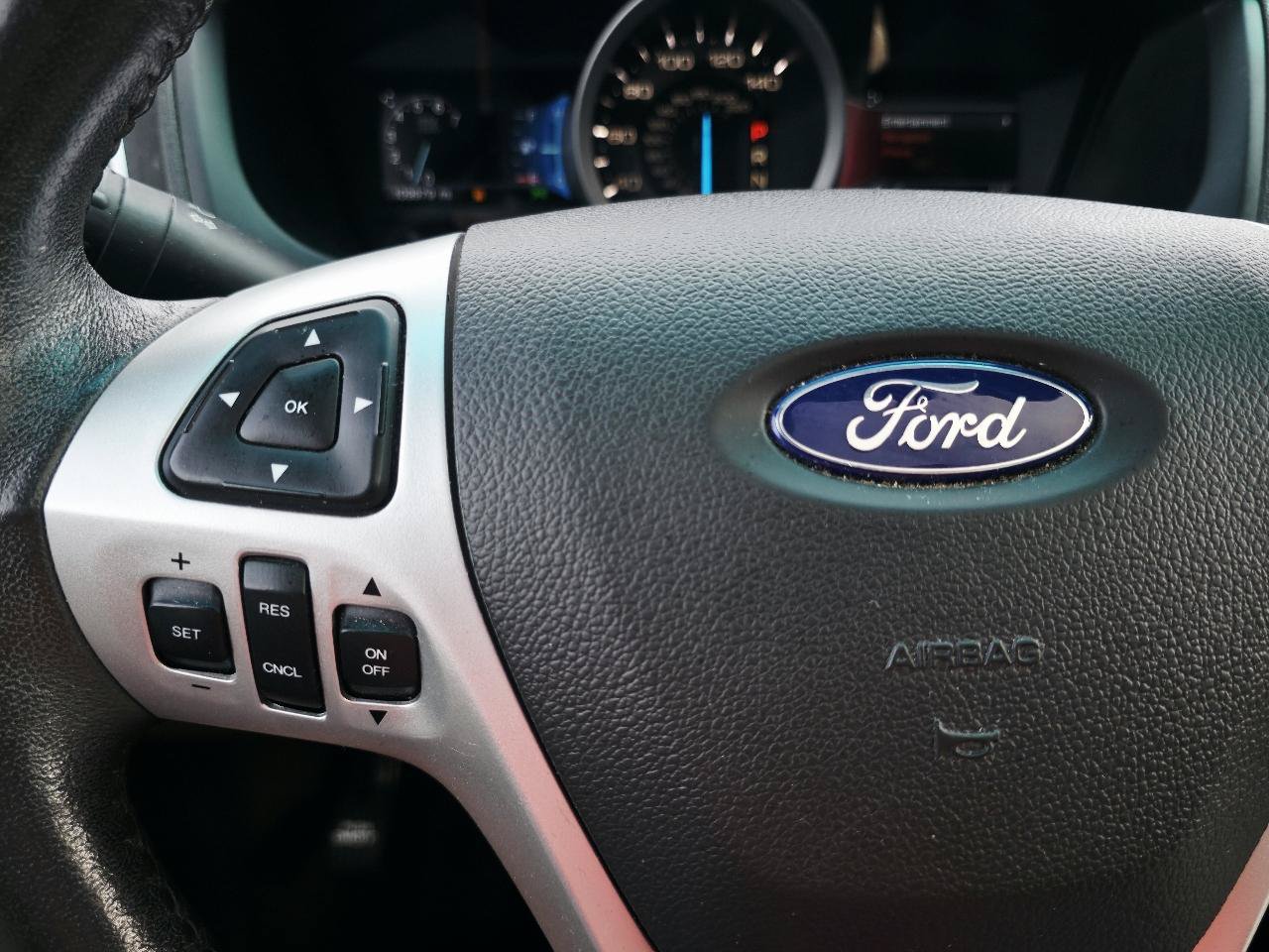 Used 2015 Ford Explorer Limited w/ Equipment Group 302A AWD/4WD image 38