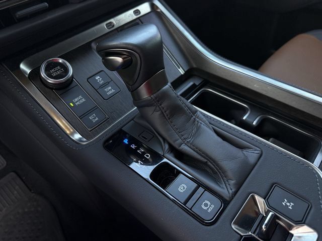 Used 2025 Lexus GX 550 w/ Accessory Package (2T) AWD/4WD image 20