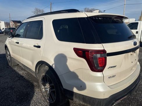 Used 2017 Ford Explorer Sport w/ Equipment Group 401A image 8