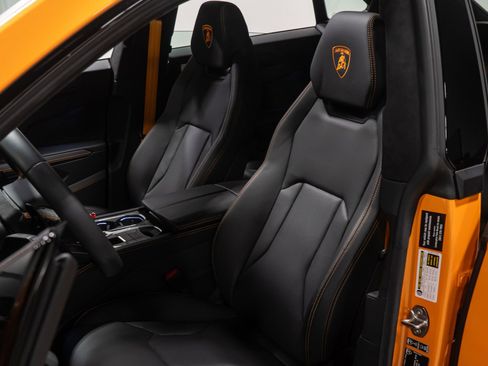 Used 2023 Lamborghini Urus S image 35