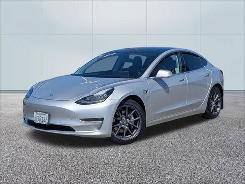 Used 2018 Tesla Model 3 Long Range RWD image 1