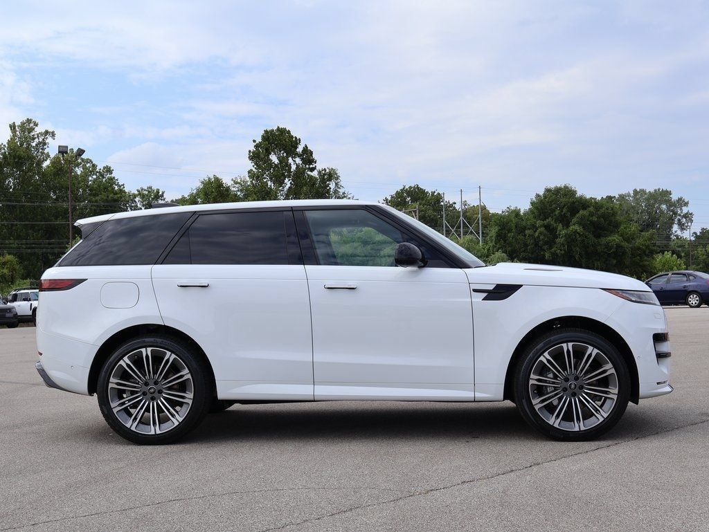 New 2025 Land Rover Range Rover Sport Dynamic SE AWD/4WD image 4