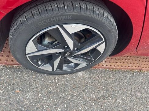 Used 2023 Hyundai Elantra SEL w/ Convenience Package FWD image 25