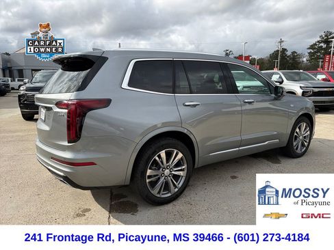 Used 2025 Cadillac XT6 Premium Luxury image 6