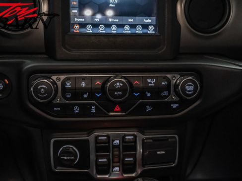 Used 2019 Jeep Wrangler Unlimited Sport S image 36