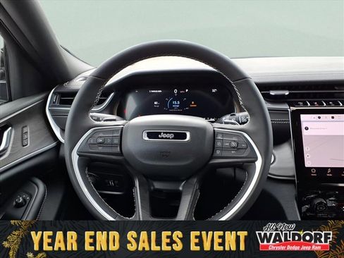 New 2025 Jeep Grand Cherokee Limited image 11