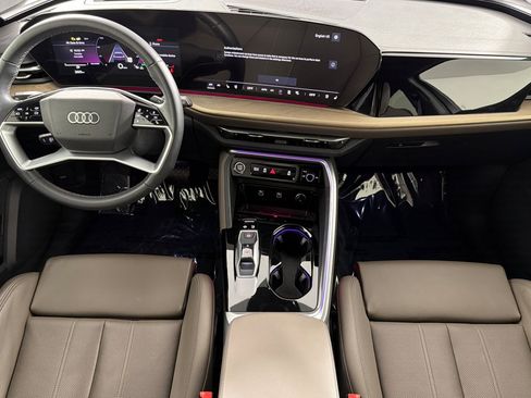 Used 2025 Audi Q5 Premium Plus w/ Premium Plus AWD/4WD image 12