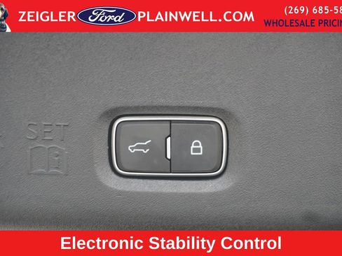 Used 2025 Lincoln Navigator Reserve w/ Jet Appearance Package image 13