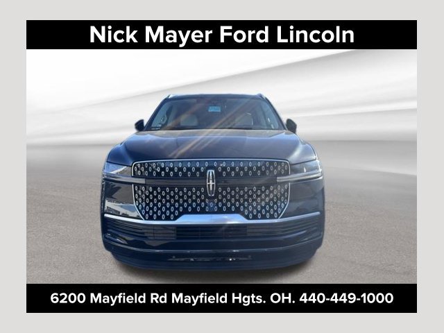 New 2027 Lincoln Navigator Premiere AWD/4WD image 1