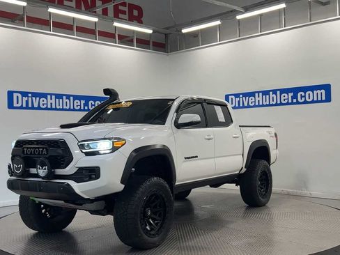 Used 2022 Toyota Tacoma TRD Pro AWD/4WD image 4
