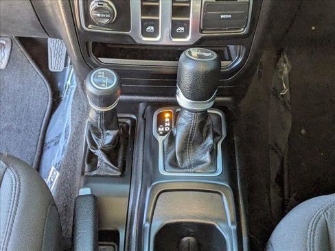 Used 2021 Jeep Wrangler Willys image 12